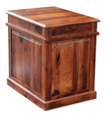 Drewniana komoda w stylu kolonialnym - pomocnik do biurka