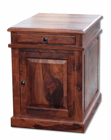 Drewniana komoda w stylu kolonialnym - pomocnik do biurka